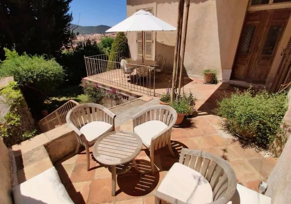 Villa Chateaubriand Sur Hyeres Proche Du Centre Fransa